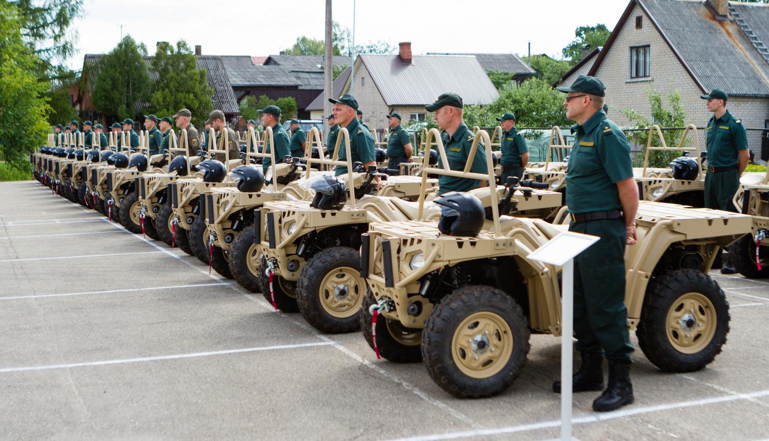Foto: Valsts robežsardze saņem ASV dāvinājumu