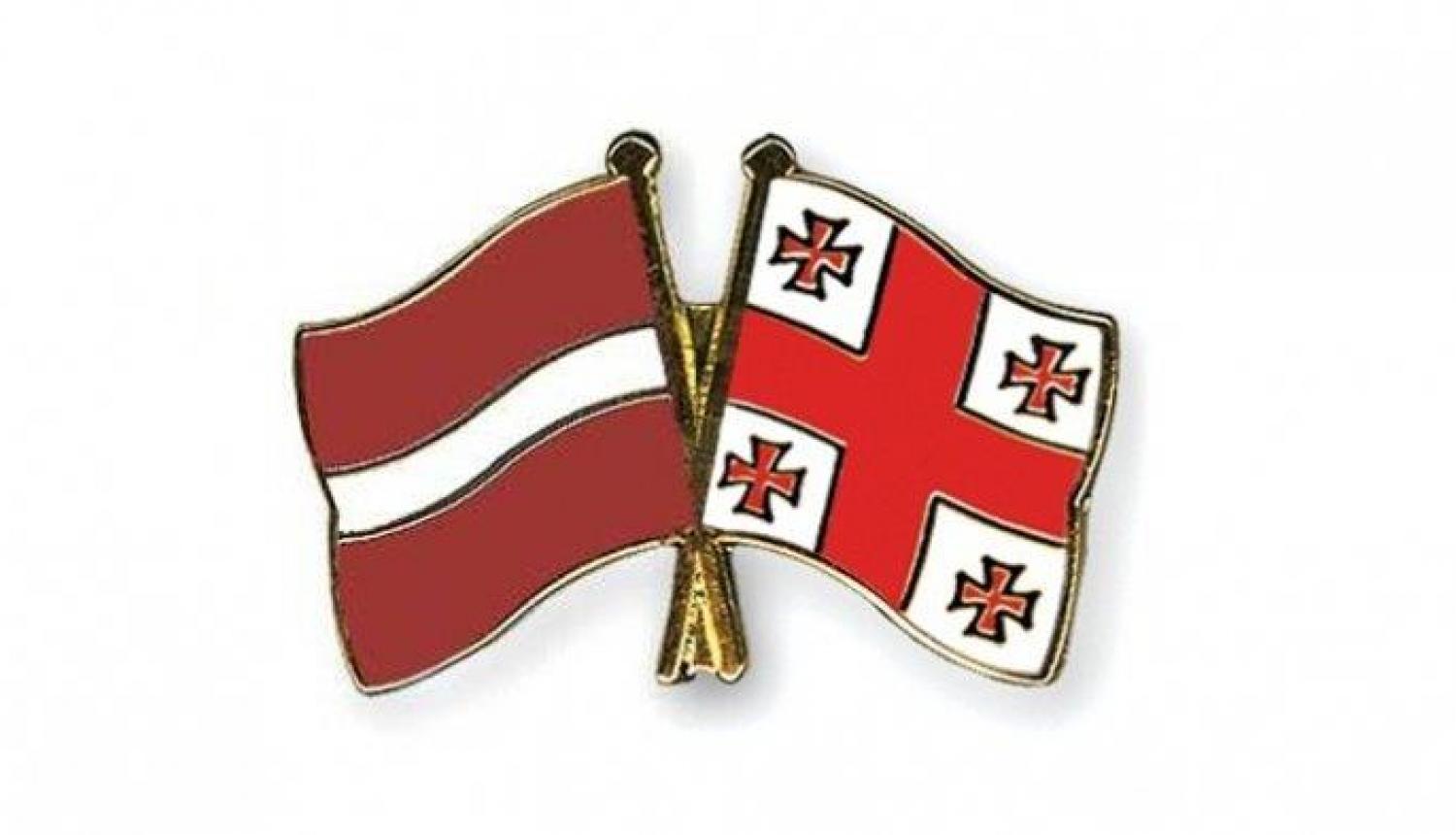 FOTO: Latvijas un Gruzijas karogi