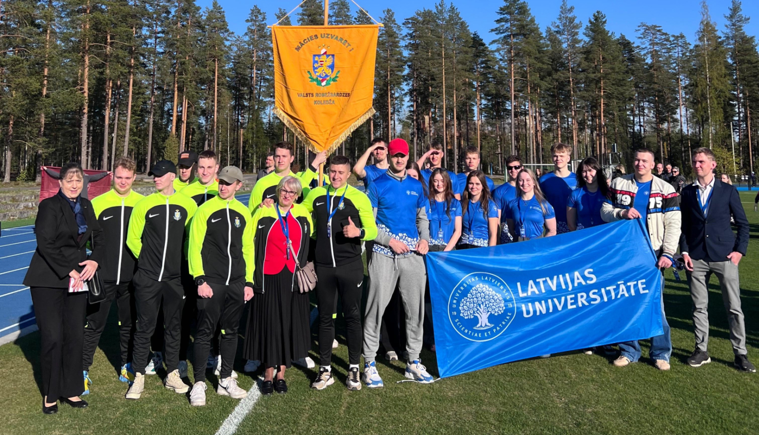 FOTO: Sell games komanda