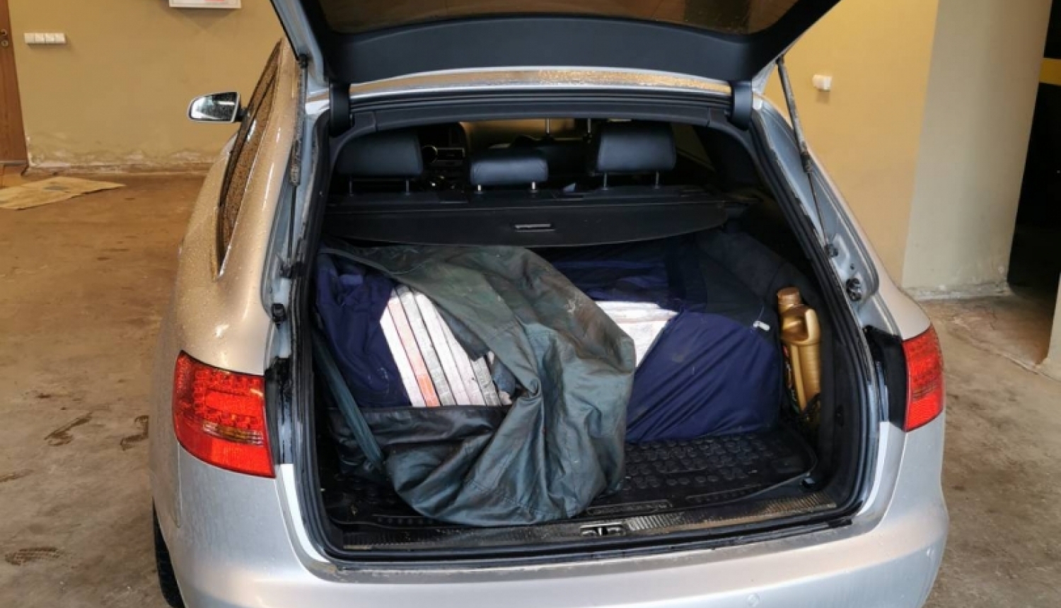 Robežsargi izņem 45 000 kontrabandas cigarešu