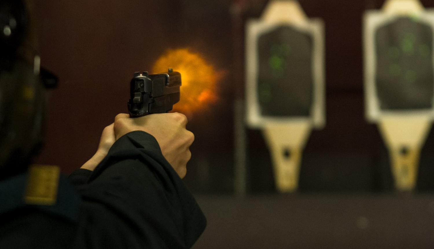 FOTO: Robežsargs šauj mērķī